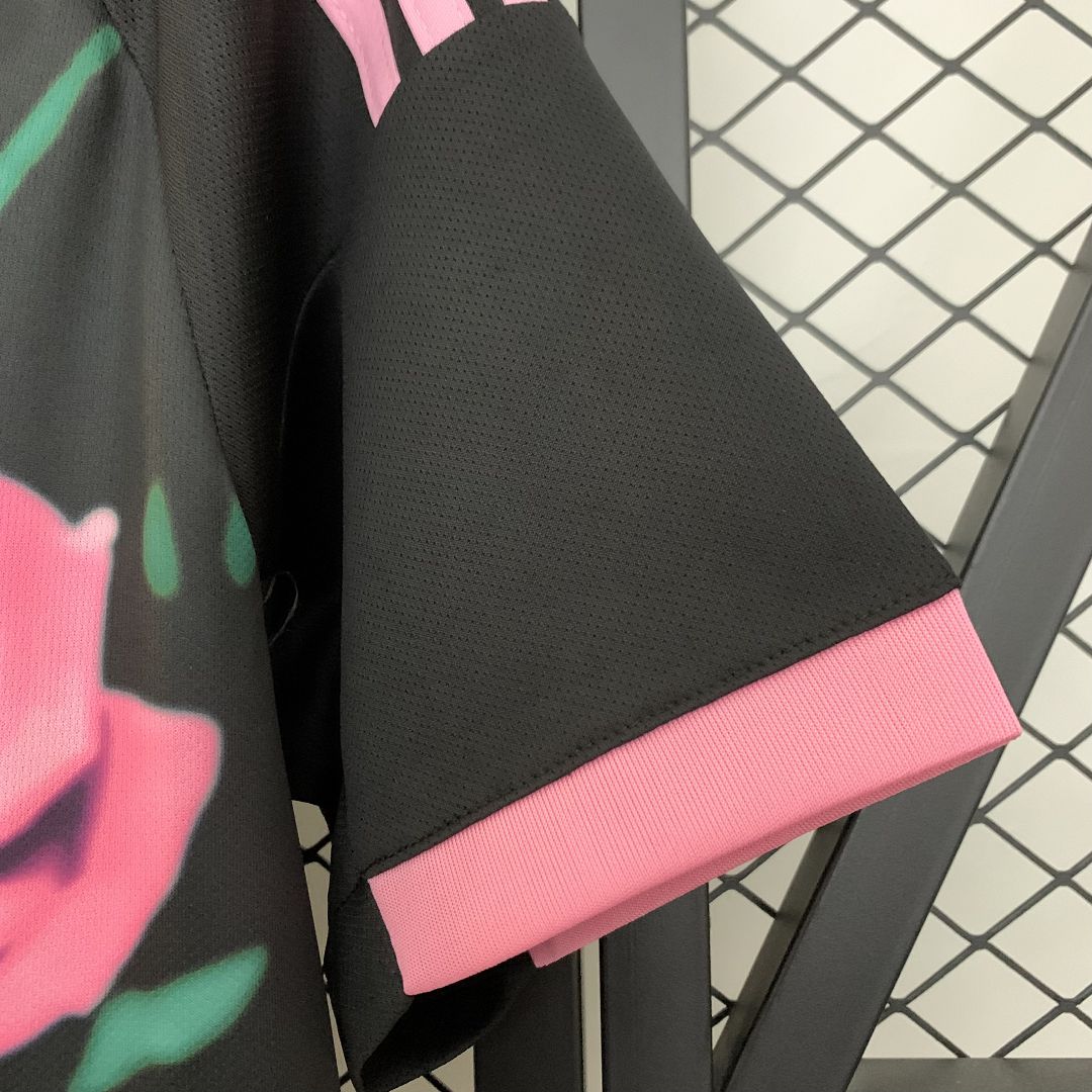 Real Madrid Pink Snake Kit